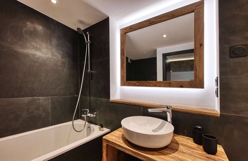 Argentiere Ski Chalet | 14 bed chalet with Jacuzzi & Sauna