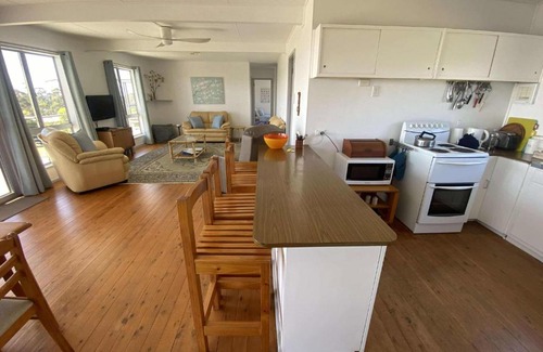 Mallacoota House | 14 Brady Street