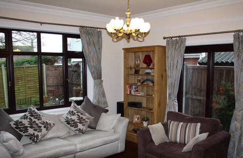Ipswich House | 14 Ensuite Bedroom House, Parking