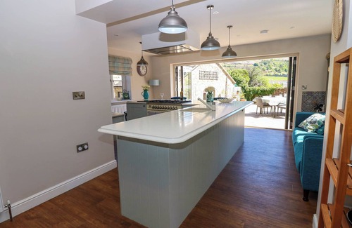 Reeth Cottage | 14 HILL CLOSE, pet friendly, with open fire in Reeth