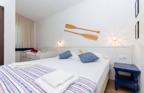 Zivogosce Cabin | 14 m² Private room ∙ 3 guests