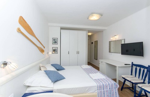 Zivogosce Cabin | 14 m² Private room ∙ 3 guests