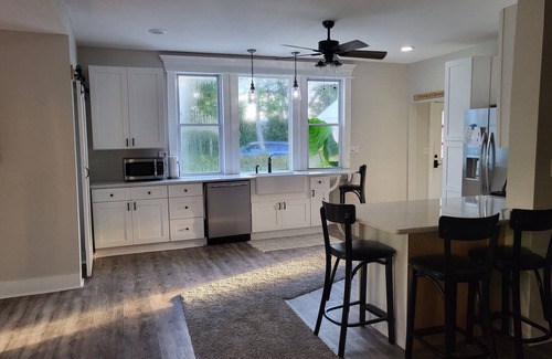 Elberta House | 14 miles to Gulf Shores Alabama, 3 mile to OWA Amusement Park, Pet Friendly