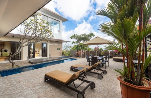 Kampial Villa | 14 pax/6 bedrooms Villa in Nusa Dua/Pandawa Beach
