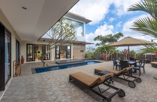 Kampial Villa | 14 pax/6 bedrooms Villa in Nusa Dua/Pandawa Beach