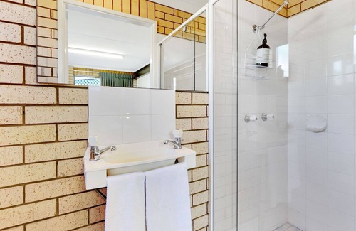 Dicky Beach House | 14 Sutherland Street Dicky Beach QLD