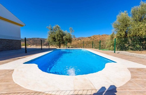 Riogordo House | 140 m² House ∙ 4 bedrooms ∙ 9 guests