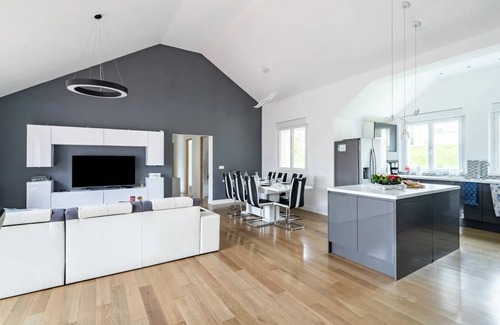 Parthenay House | 140 m² House ∙ 5 bedrooms ∙ 10 guests
