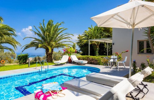 Maroulas Villa | 140 m² Villa ∙ 2 bedrooms ∙ 6 guests