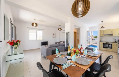 Ayia Napa Villa | 140 m² Villa ∙ 3 bedrooms ∙ 6 guests