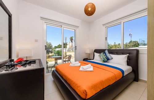 Ayia Napa Villa | 140 m² Villa ∙ 3 bedrooms ∙ 6 guests