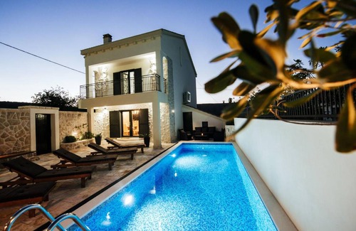 Vinjerac Villa | 140 m² Villa ∙ 4 bedrooms ∙ 8 guests