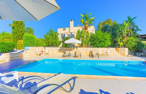 Goudi Villa | 140 m² Villa ∙ 5 bedrooms ∙ 10 guests