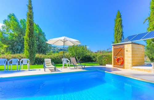 Goudi Villa | 140 m² Villa ∙ 5 bedrooms ∙ 10 guests