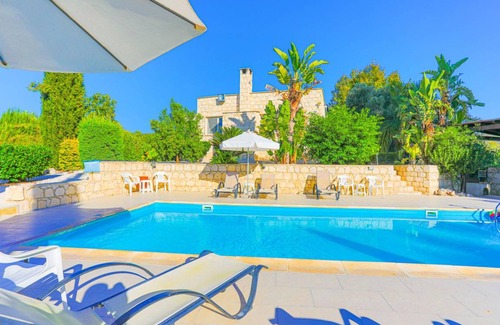 Goudi Villa | 140 m² Villa ∙ 5 bedrooms ∙ 10 guests