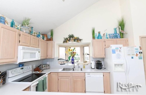 Whalehead Beach House | 1418 - Windswept: Spacious 4-bed home in Corolla, NC, private pool.