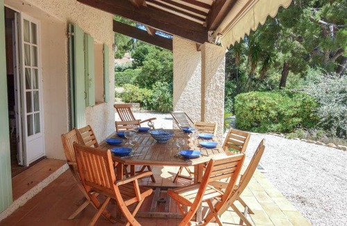 Saint-Cyr-sur-Mer House | 145 m² House ∙ 4 bedrooms ∙ 8 guests