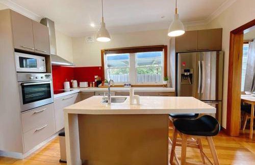 Glenorchy House | 148 m² House ∙ 3 bedrooms ∙ 6 guests