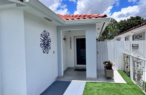 Hialeah House | 149 m² House ∙ 3 bedrooms ∙ 8 guests