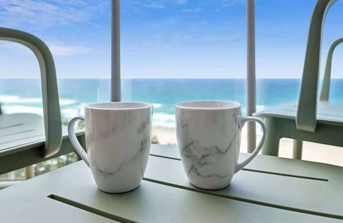 Surfers Paradise Apartment | 14C Peninsula Summary