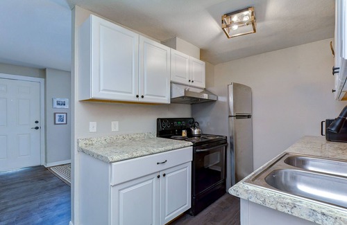 Tampa House | ⤿15 bdrm Villa Nr. Airport, Riverwalk, Seminole Hardrock & Beaches w/fire pit⤾