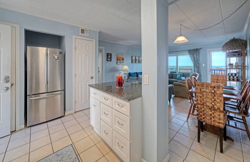 Port Aransas House | 15 Condos, Sleeps 96 w/Pools, Beach Access & Boardwalk | Island Retreat