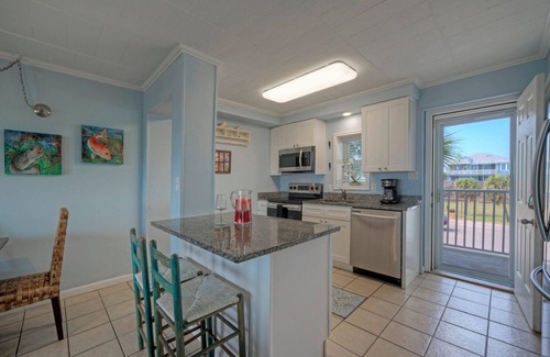 Port Aransas House | 15 Condos, Sleeps 96 w/Pools, Beach Access & Boardwalk | Island Retreat