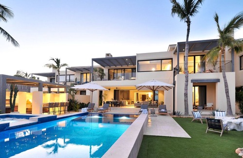 El Medano Ejidal Villa | 15% Discount - Luxury Beachfront Villa in Cabo with Private Chef, Butler. Pool,