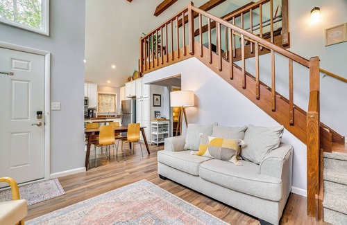 Tobyhanna House | 15 Mi to Ski Resort: Home w/Fire Pit in Tobyhanna