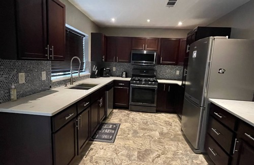 Lancaster House | 15 min to Downtown Dallas! 4BR Family Friendly Home