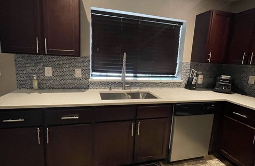 Lancaster House | 15 min to Downtown Dallas! 4BR Family Friendly Home