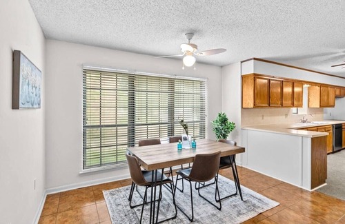 South Baton Rouge House | 15 Min to LSU & Downtown! Oak Hills Place Hideaway