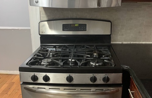 Queens House | 15 mins from JFK and LaGuardia Airport