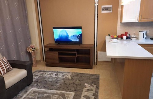 Bahati Apartment | 15 mins from JKIA & Train Station, adjacent to Nairobi National Park