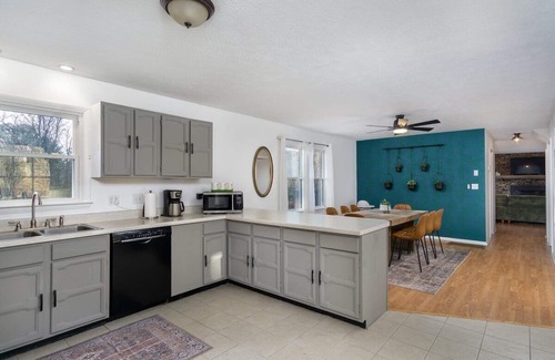 Asheville House | 15 mins to DT Asheville Pool Hot Tub Game Room