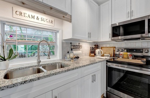 Largo House | 15 Mins to the Beach + Private Pool/Luxe Largo Villa – Book Before It’s Gone!