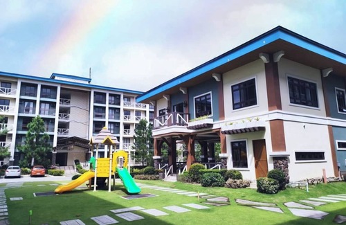 Tagaytay Condo | 15 minutes away from Skyranch & Starbucks Hiraya - Amaria Place With Netflix