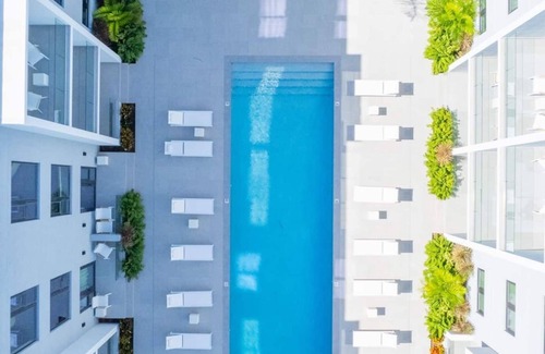 Grace Bay Apartment | 15% Off Sept- Walk to Grace Bay-Pool Views! Z-B103