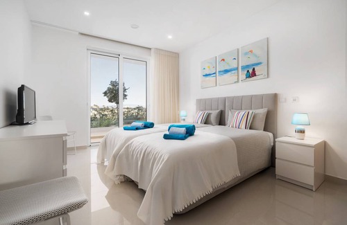 Porto de Mos Apartment | 150 m² Apartment ∙ 2 bedrooms ∙ 4 guests
