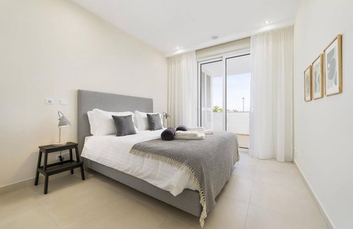 Porto de Mos Apartment | 150 m² Apartment ∙ 3 bedrooms ∙ 6 guests
