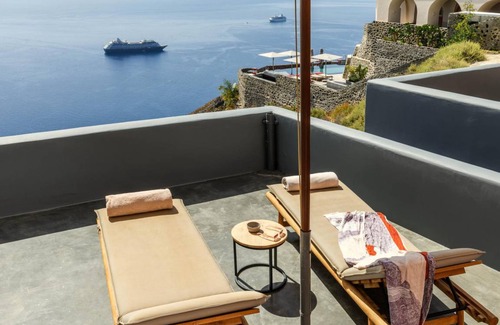 Fira Villa | 150 m² Villa ∙ 2 bedrooms ∙ 6 guests