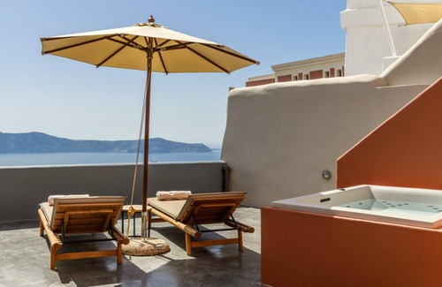 Fira Villa | 150 m² Villa ∙ 2 bedrooms ∙ 6 guests