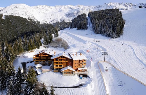 Prapoutel Apartment | 150m from resort center, balcony, parking, ski locker, 75m², Les 7 Laux