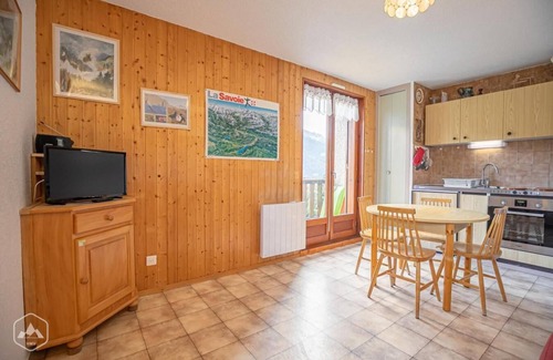 Aussois Apartment | 150m from resort center, 1st floor, balcony, tv, ski locker, 29m², Aussois
