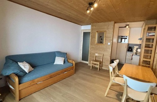 Viel-Alpe Apartment | 150m from ski slopes, 2nd floor, balcony, tv, ski locker, 39m², Alpe d'Huez