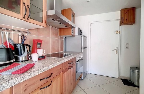 Les Menuires Apartment | 150m from ski slopes, tv, ski locker, 30m², Les Menuires