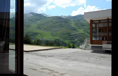 Les Menuires Apartment | 150m from ski slopes, tv, ski locker, 30m², Les Menuires