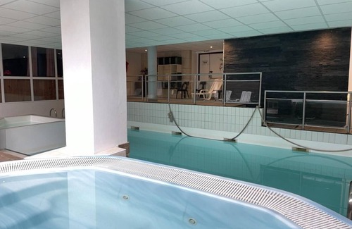 Eaux-Bonnes Apartment | 150m from ski slopes, 1st floor, view resort, fitness, swimming pool, sauna, balcony, tv, ski locker