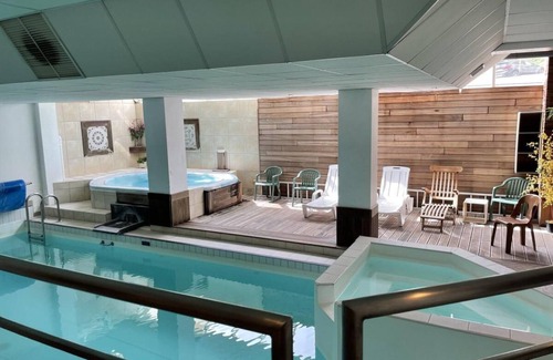 Eaux-Bonnes Apartment | 150m from ski slopes, 3rd floor, view ski slopes, fitness, swimming pool, sauna, tv, ski locker