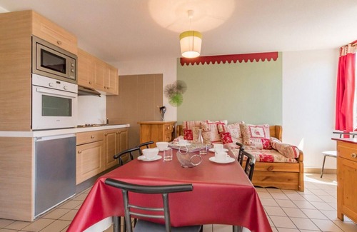 Briancon Apartment | 150m from ski slopes, 4th floor, balcony, parking, tv, 30m², Serre Chevalier